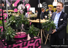 Harm Custers of Takii Europe with a pre-commercial novelty called Panther. It is a kind of crossing between two kinds of digitalis. The plant has great vigour which translates into a lot of flowering shoots. It flowers from May until frost and does not need a cold to bloom.